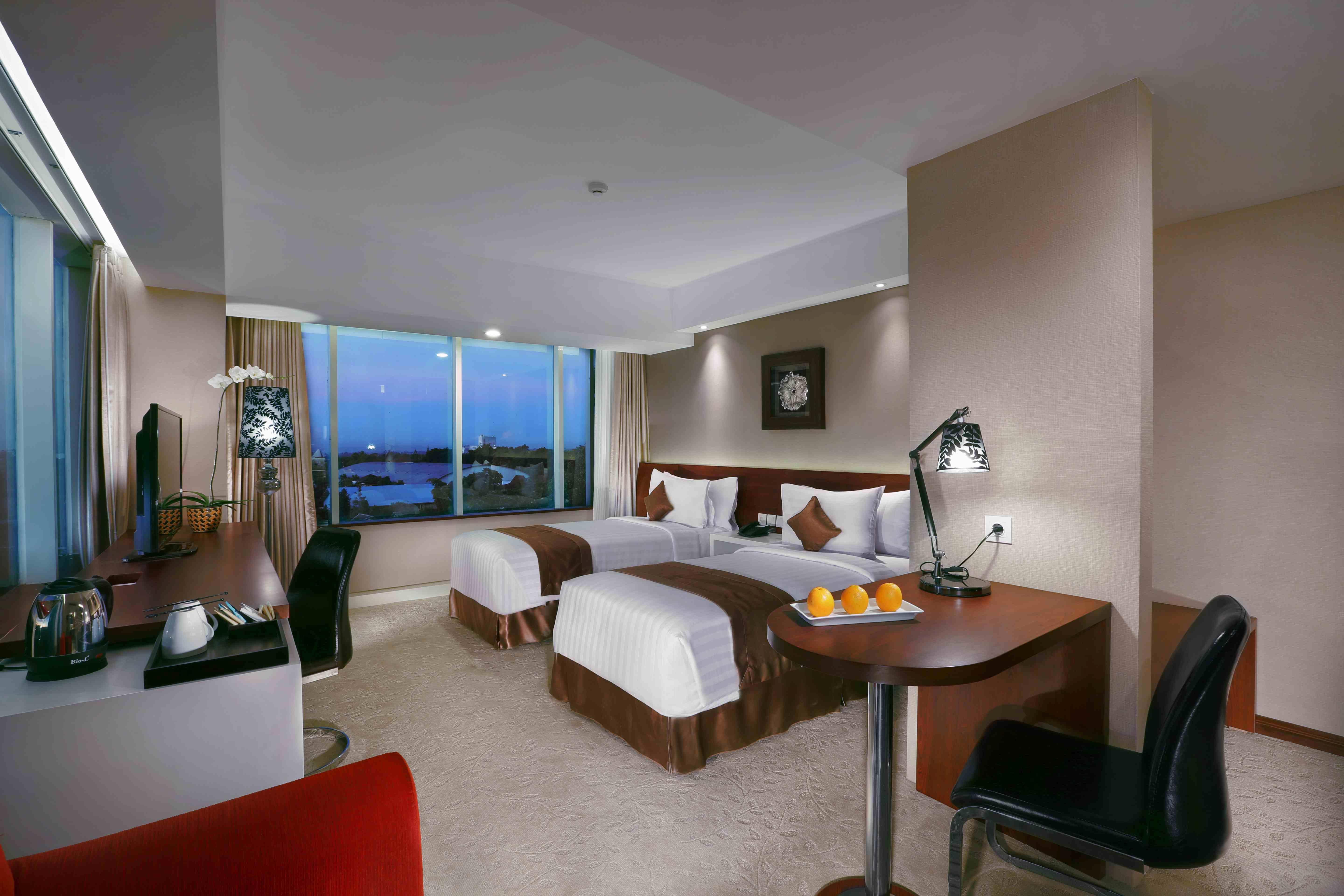 The Alana Yogyakarta Hotel And Convention Center Слеман Экстерьер фото