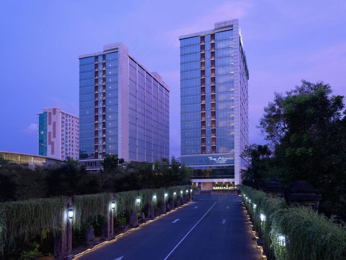 The Alana Yogyakarta Hotel And Convention Center Слеман Экстерьер фото