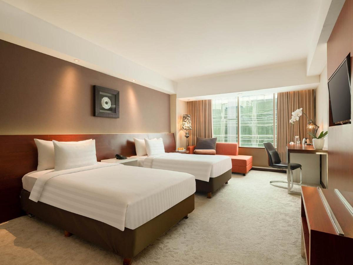 The Alana Yogyakarta Hotel And Convention Center Слеман Экстерьер фото