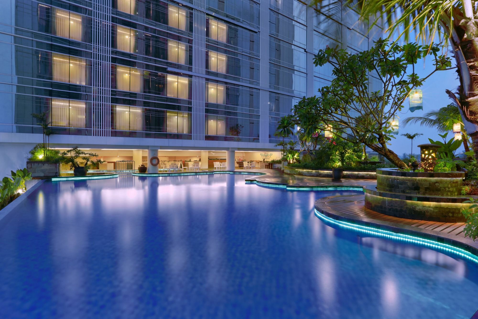 The Alana Yogyakarta Hotel And Convention Center Слеман Экстерьер фото