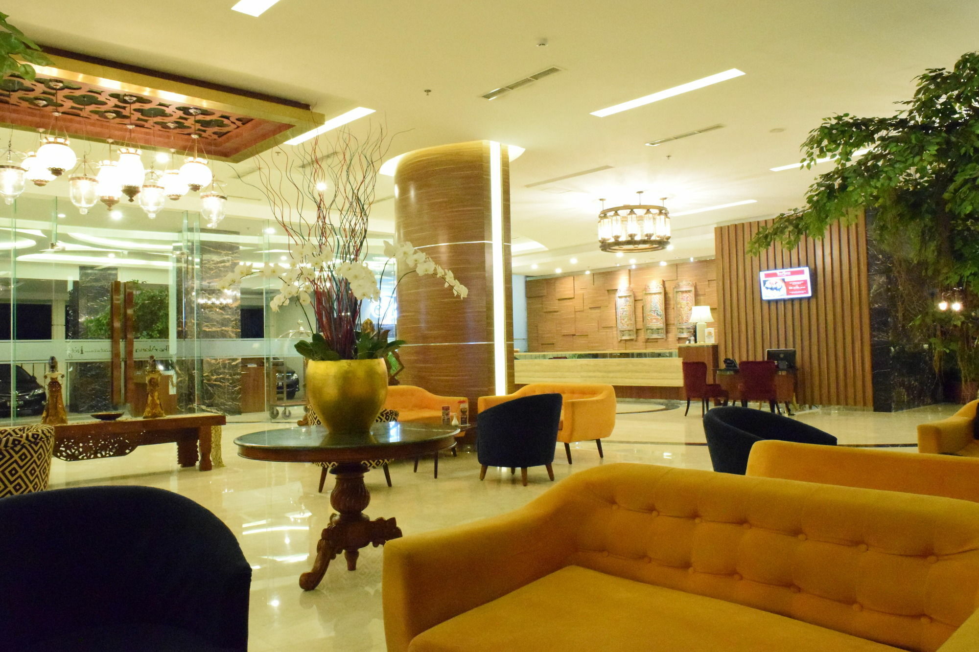 The Alana Yogyakarta Hotel And Convention Center Слеман Экстерьер фото